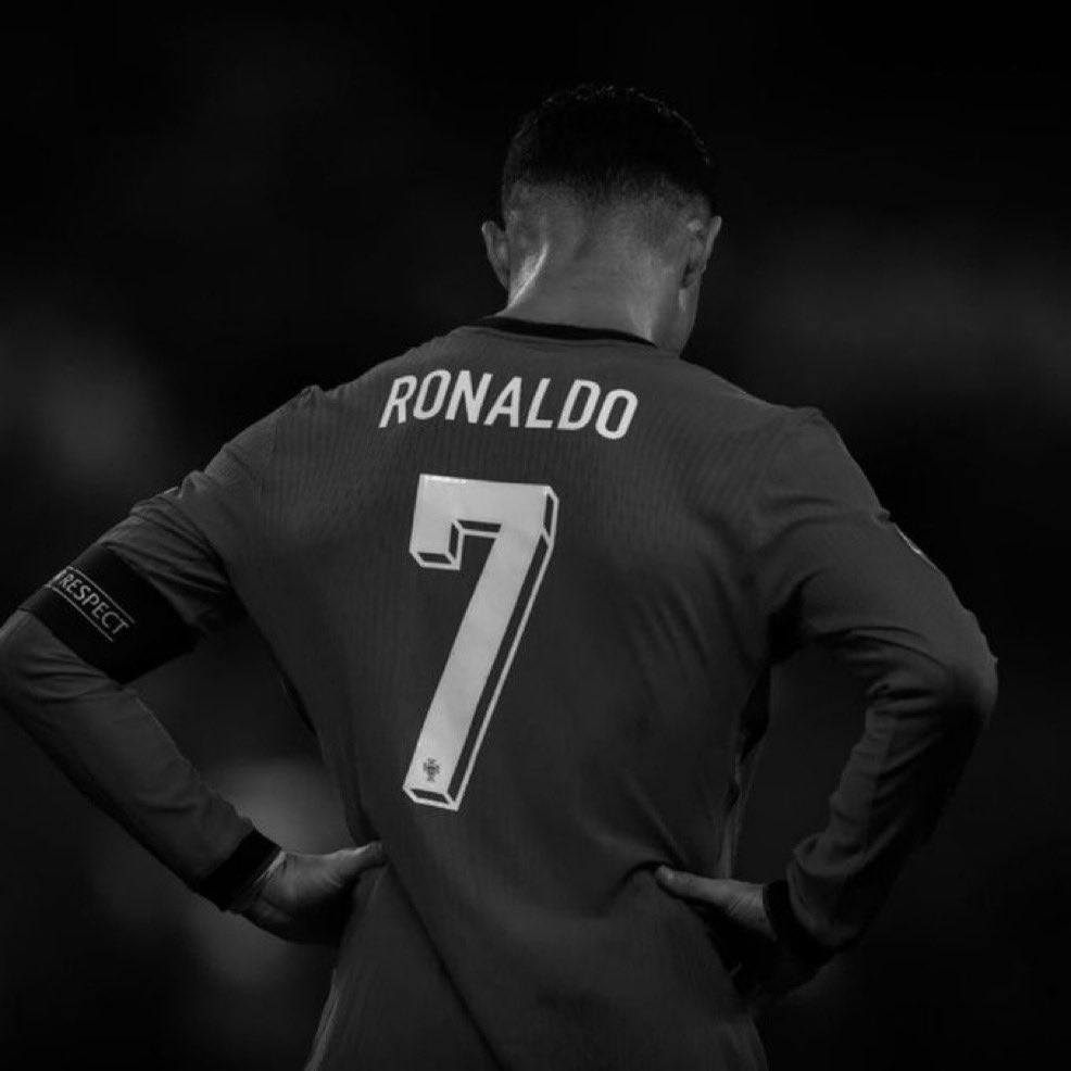 JustD7s's tweet photo. ليس كلُّ من طلبَ العرشَ استحقَّ مُلكَهُ،
فالملكُ يُعرَفُ بأهلِهِ… والملوكُ يُعيِّنُها الدهرُ. https://t.co/eY2a9Y0v81