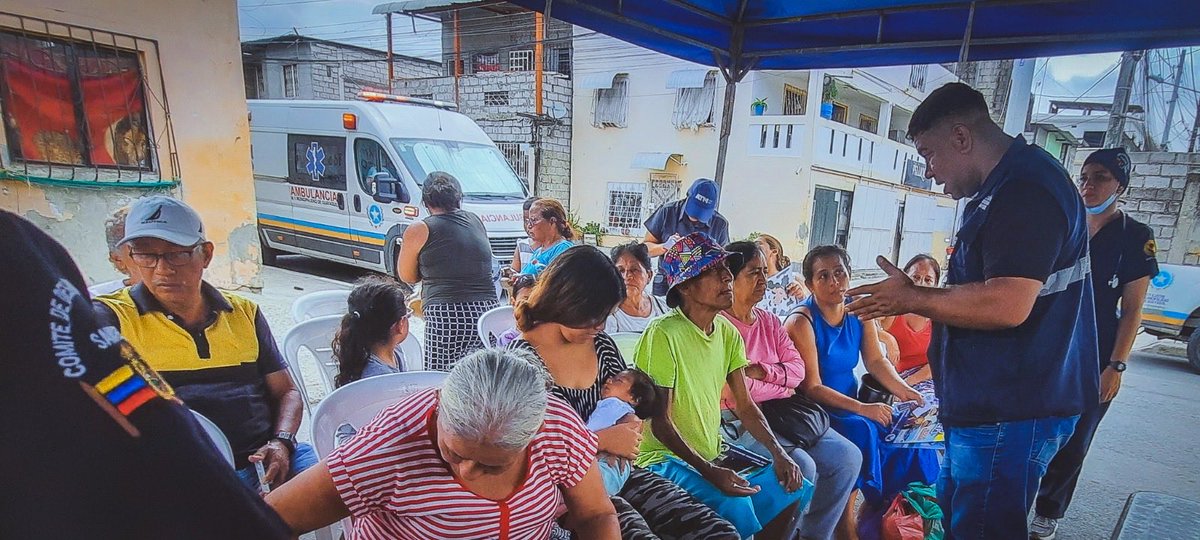 aquilesenlacomu's tweet photo. 📍 Guasmo Sur – Coop. 26 de Abril

Seguimos acercando servicios y atención a nuestros sectores, impulsados por el alcalde Aquiles Alvarez y la alcaldesa (s) Econ. Tatiana Coronel. 💙

A través de AquiMismo, la Dirección General de Vinculación con la Comunidad llevó atención y servicios gratuitos a los moradores de la Coop. 26 de Abril, beneficiando a 564 personas durante esta jornada. 🤝✨

Gracias al trabajo articulado con las diferentes Direcciones Municipales, continuamos acercando soluciones, servicios y oportunidades directamente a nuestros barrios, fortaleciendo el vínculo con nuestra comunidad.

💙 ¡Guayaquil No Se Detiene!

#GuayaquilNoSeDetiene
#AquiEstamos
#AquilesCumplimos
#ObraDeAquiles