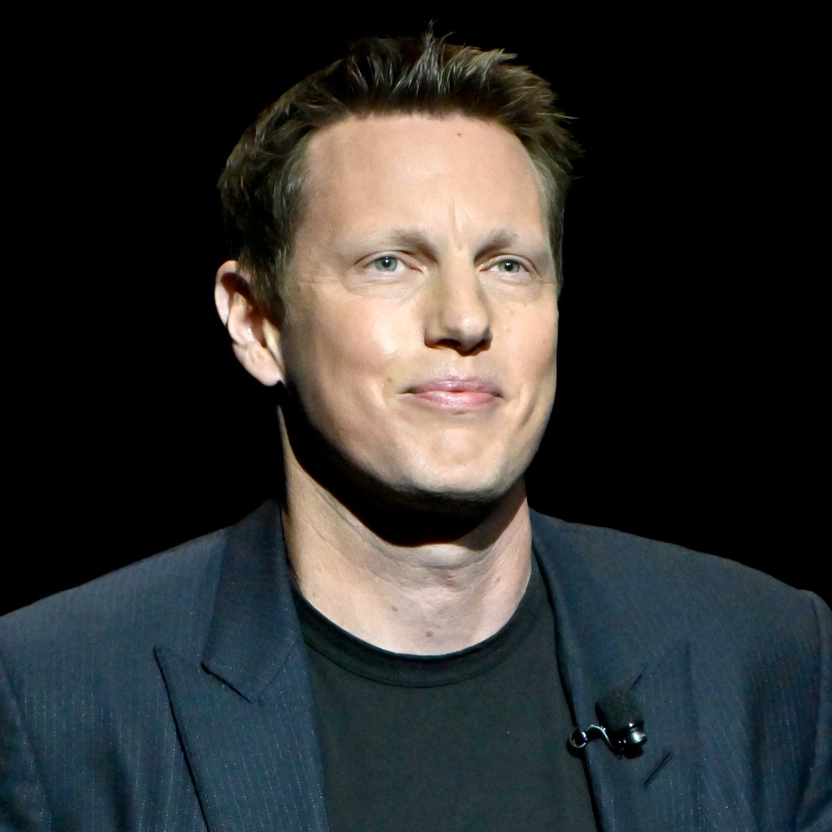 Variety's tweet photo. David Ellison will remain chairman and CEO of the newly combined Paramount-Warner Bros. upon closing, while Ynon Kreiz will serve as co-CEO and join the board of directors:

• Together, they will oversee the combined company’s businesses, which will report jointly to both

• Ellison will focus on the company’s long-term strategy, creative vision and direction, including talent relationships, strategic partnerships, technology and capital allocation

• Kreiz will focus on the company’s day-to-day management and integrating the combined businesses

https://t.co/OVGADgYZTV