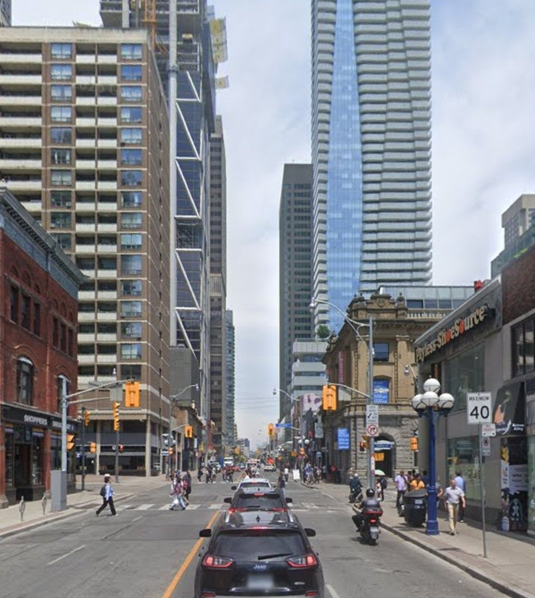 TorontoPast's tweet photo. Yonge  &amp; Charles Sts - ca 1910 vs 1924. 

See pic 4 for  full post https://t.co/Br0JksSORQ