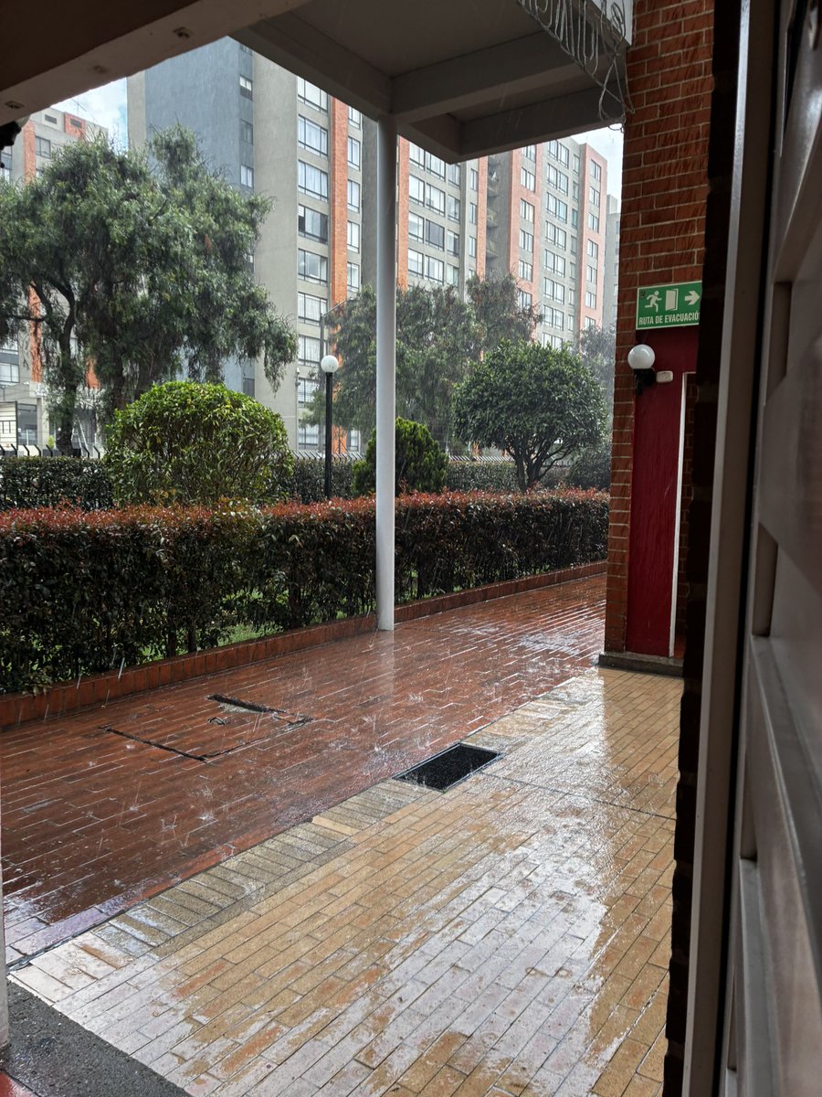 ClawsChth's tweet photo. Está si es la Bogotá que amo https://t.co/3m268dlpBn