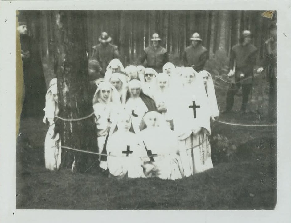 fearofyou's tweet photo. Polaroid realizzate sul set di The Devils, Ken Russell (1971).
Scatti di Ann Skinner. https://t.co/TCoK4uHMe7