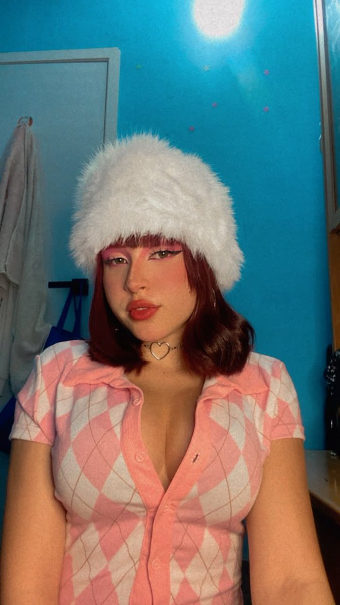 Danikseduce's tweet photo. sensual gaze with all of you😏 https://t.co/thvifNECQs