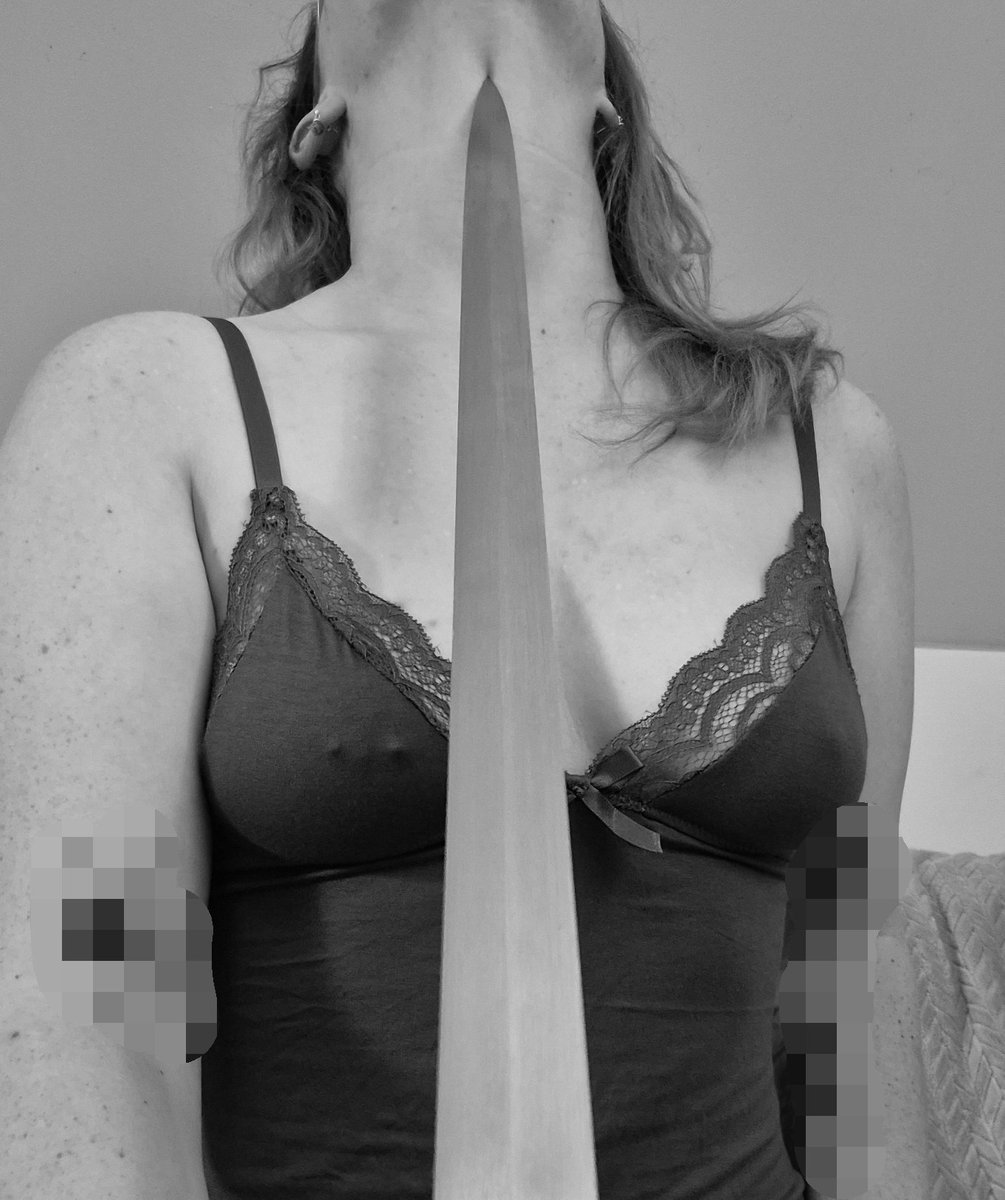 FreddieBeeFcks's tweet photo. "there's a shortage of perfect breasts in this world. it would be a pity to damage yours."

(a crisp high five to anyone who can name the movie the quote is from lol)

📸 photo credit @fvckwhynot https://t.co/V55AZtqSxE