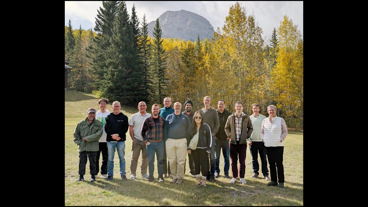 Xenbase's tweet photo. Xenbase University of Calgary and Cincinnati Children's team meeting, Kananaskis, Canada. #science #devbio #cellbio #xenopus #frogs https://t.co/GaXa5f5E7j
