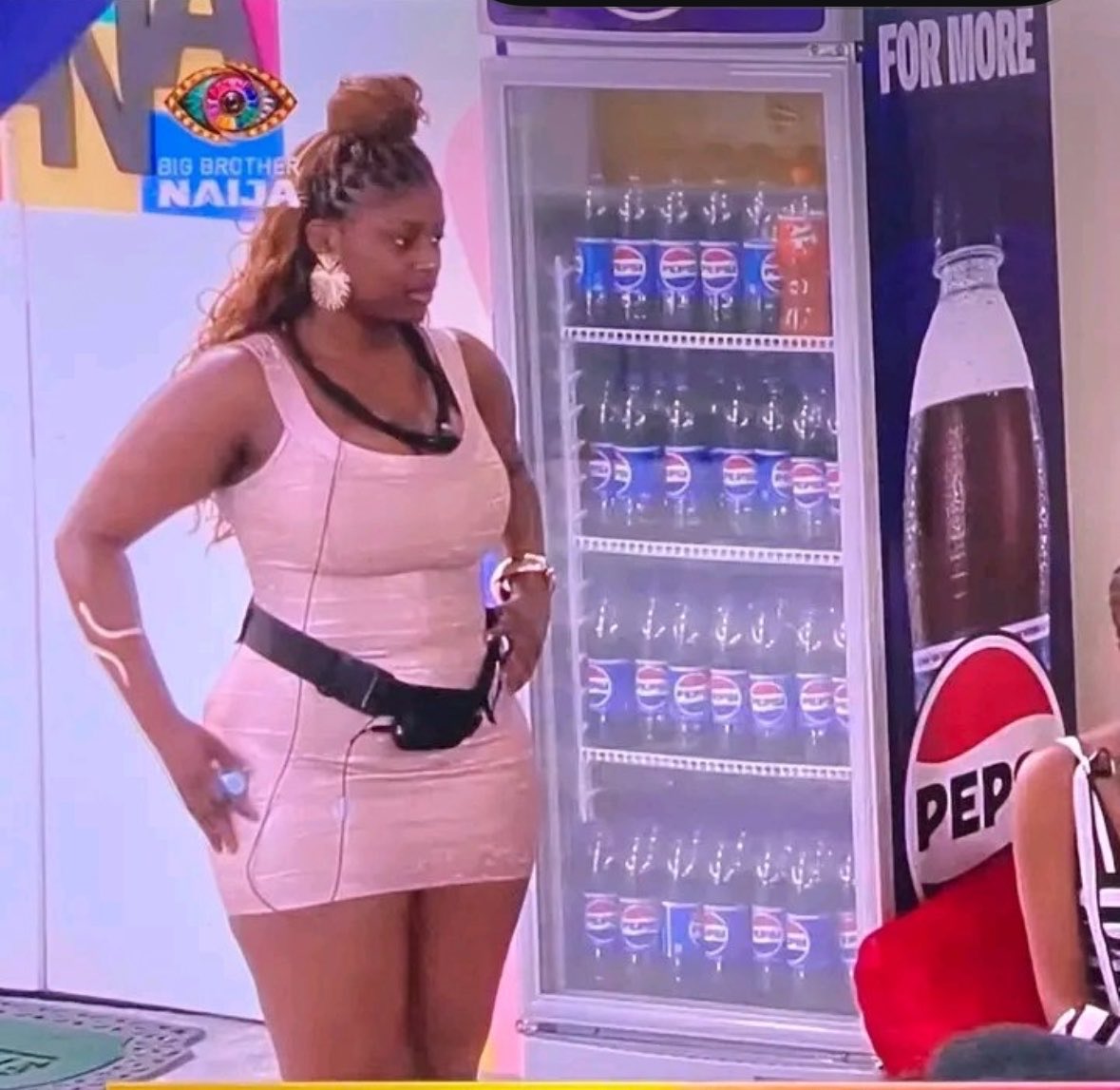 Lalasophix62's tweet photo. Omooo
You guys 
Vote Temi pliz
Koz the way she will bow 🙇 to everyone on every street
Yo all not ready 
Awww
What a sweet gal
The most appreciative 🤣🤣🤣
God bless her 🙏🏼🙏🏼🙏🏼
Vote Temi Nkem
#BBNaijaSS11 
#BBNaija https://t.co/3PyyuzqC0t