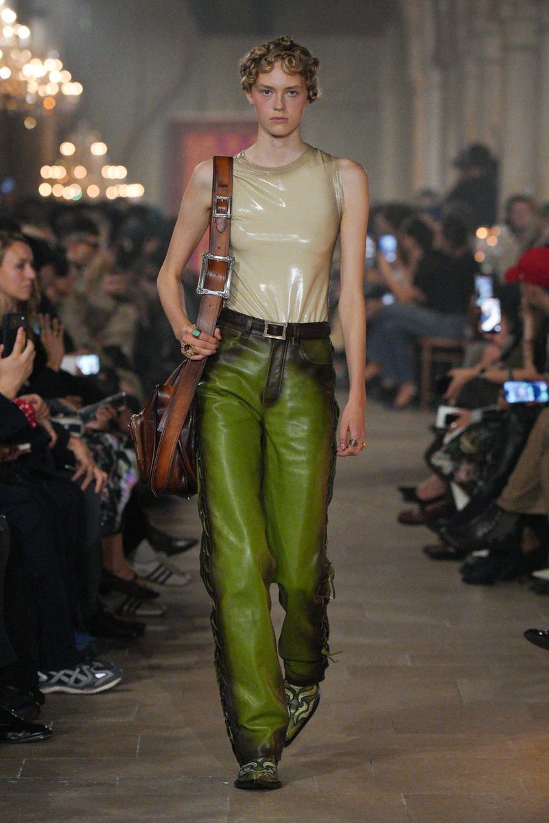 jacquemusx's tweet photo. Acne Studios is for cool kids only. https://t.co/0RgeNx4jIC