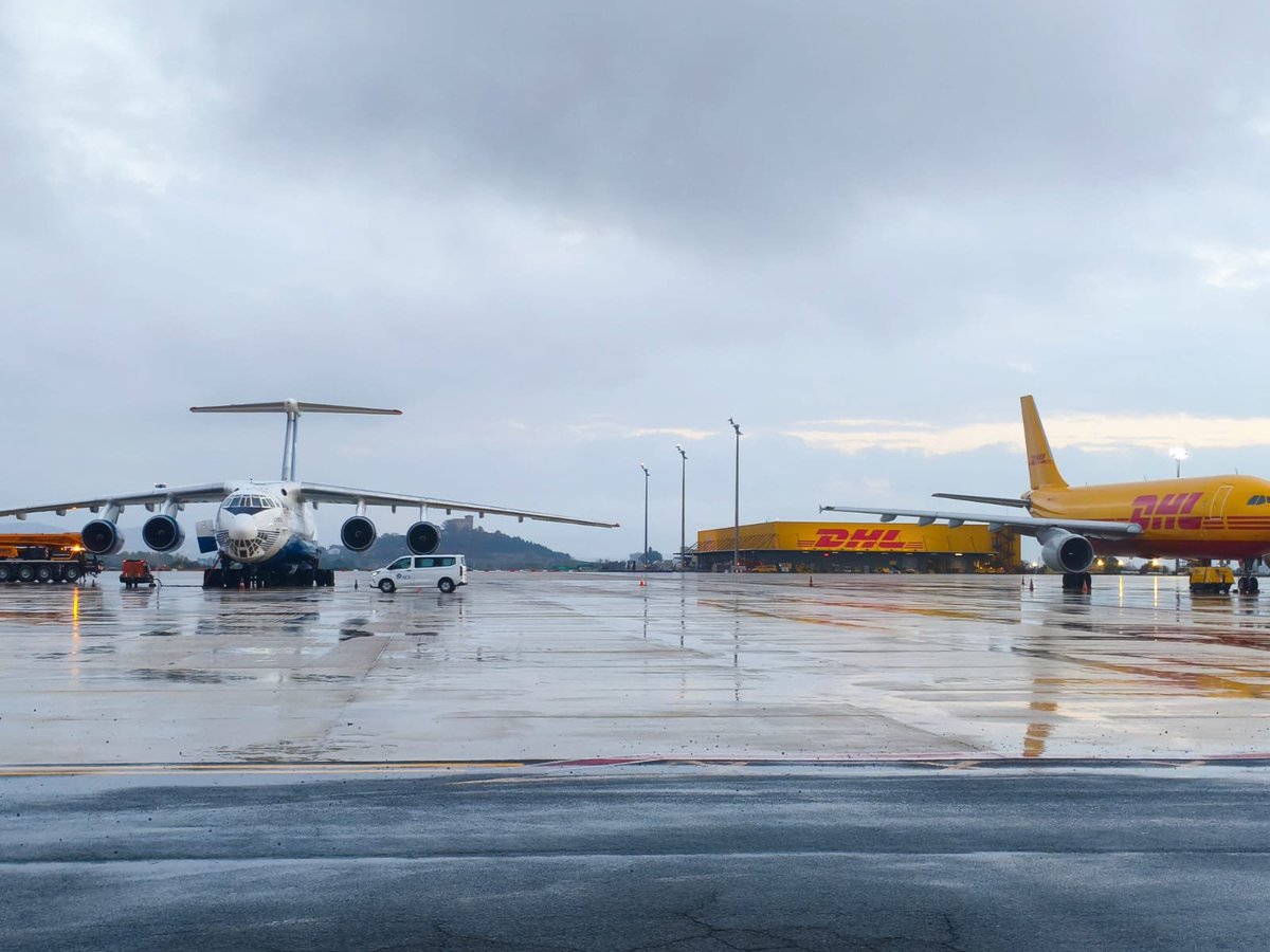ForondaAirport's tweet photo. Sorpresa!!! 
Todo parece indicar que el Ilyushin-76 vendrá 3 días más!!! Eso sí no sabemos cuáles que os veo venir ajjajaja https://t.co/kKC5Extww5