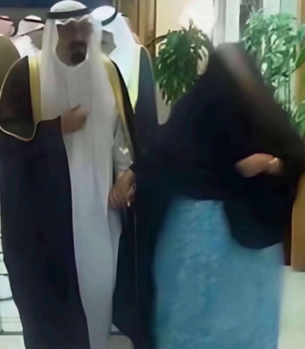 8aoyg's tweet photo. @speakurtrut الكلام ذا قدعنه شكله 😂😂،فيه 
  المحجبة والي مغطيه وجهها صياح على الفاضي 😂😂😂😂 https://t.co/29UfNQ2wY9