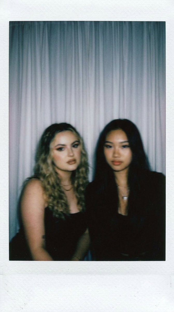 missgabbaker's tweet photo. Should I collab with this queen right here @janellenicole24 I literally love her to death https://t.co/EJnJJOt1LX
