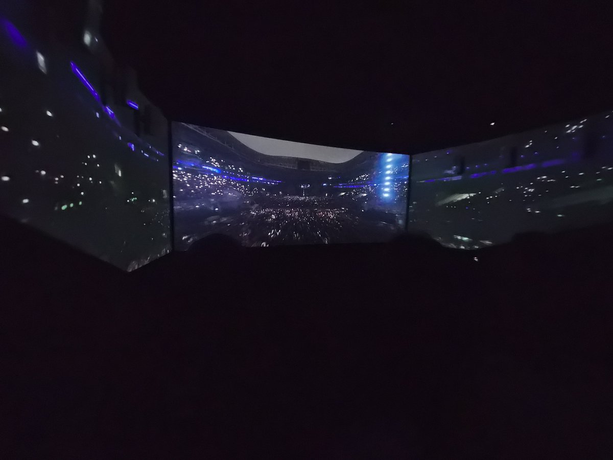 Kenneth_Hawky's tweet photo. Amazing to see the Linkin Park movie today. Great documentary. #unshatter #linkinpark https://t.co/ewQrjEXEvm