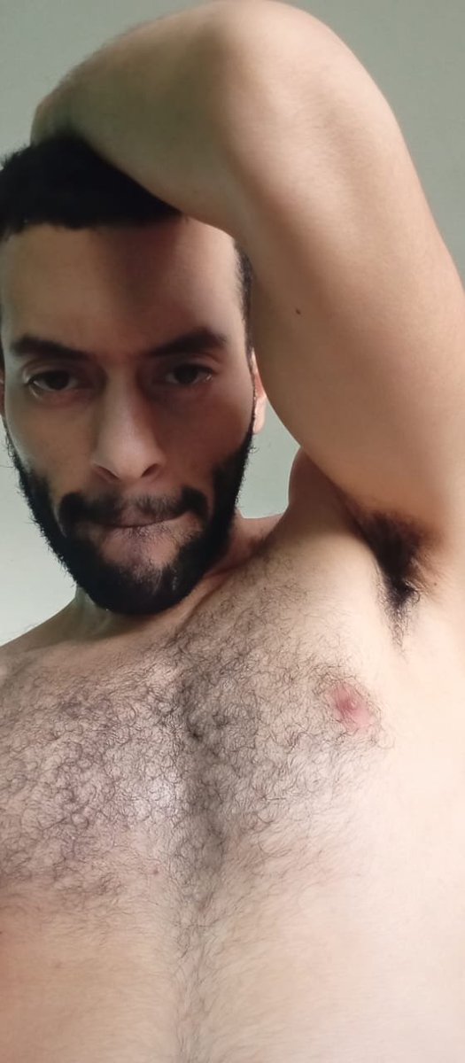 jmcb_25's tweet photo. No se si afeitarme o quedarme todo hairy 🤔 https://t.co/7Fzp9F7RWi