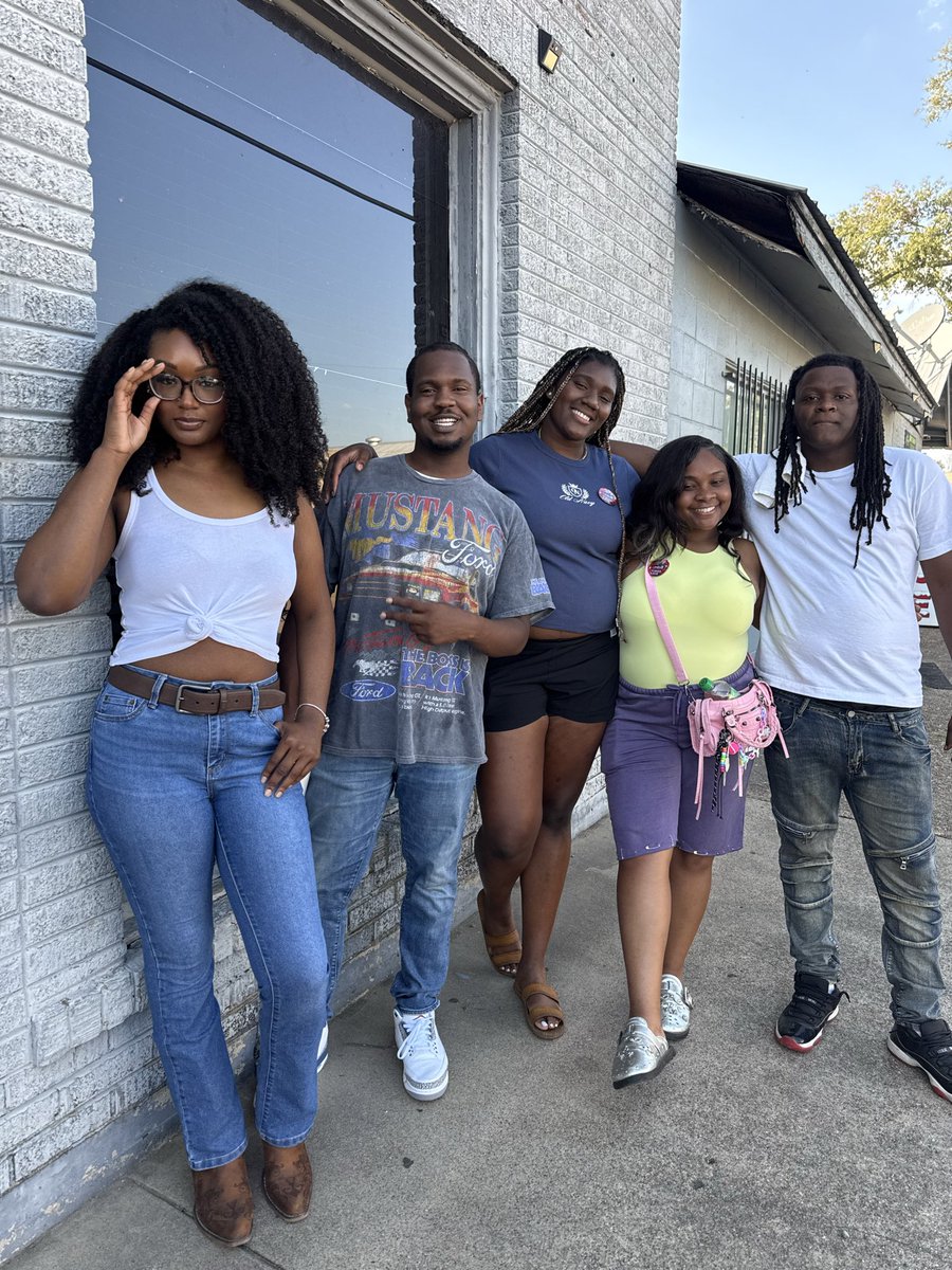 aareyonwallace's tweet photo. love them down. https://t.co/Pm4eWiCXS2