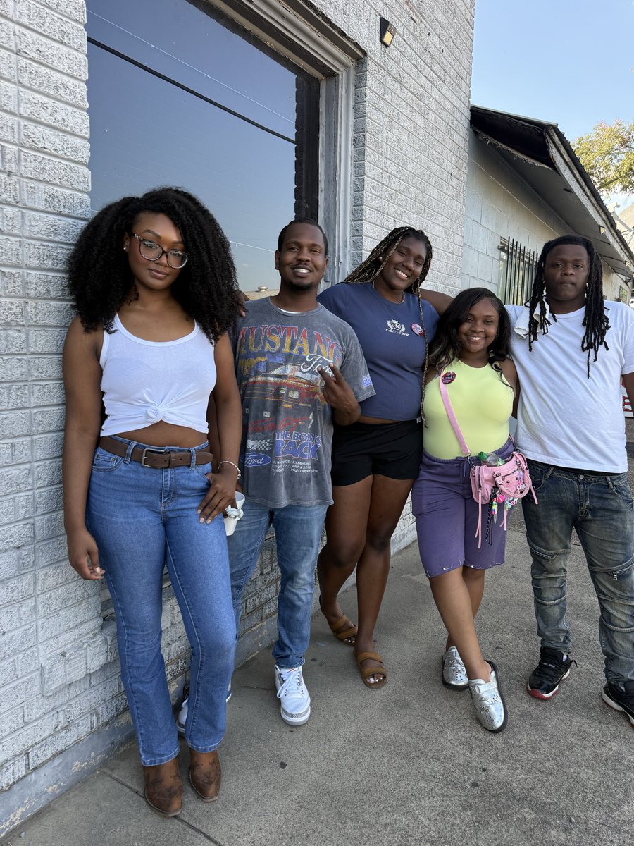 aareyonwallace's tweet photo. love them down. https://t.co/Pm4eWiCXS2
