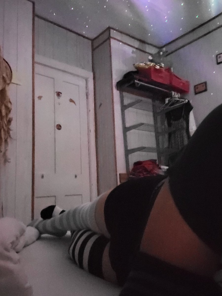 Plumful81's tweet photo. 20 followers..... ngghh... THANK YOU ALL!!! #femboy #nsfwtwt https://t.co/gqUTGB6WXU