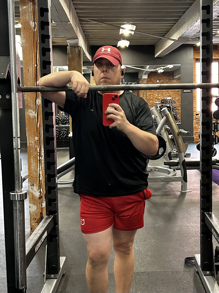 TJRunsty's tweet photo. Leg day today https://t.co/BlxE2cXoWh