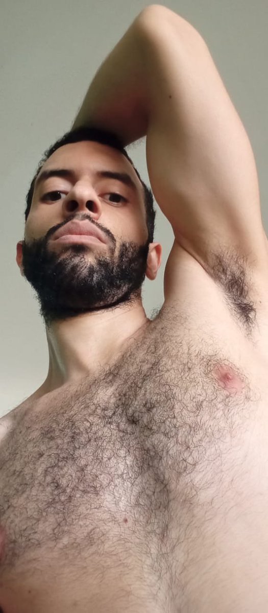 jmcb_25's tweet photo. No se si afeitarme o quedarme todo hairy 🤔 https://t.co/7Fzp9F7RWi