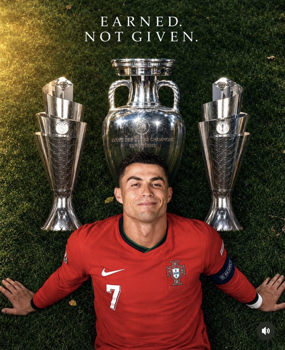 David_Ornside's tweet photo. 🇵🇹𝗠𝗔𝗝𝗢𝗥 𝗕𝗥𝗘𝗔𝗞𝗜𝗡𝗚: Cristiano Ronaldo has RETIRED from the Portugal national team, the decision has been made.

Thank you, the Greatest of all time👏🐐 https://t.co/b19Gkgqh9y