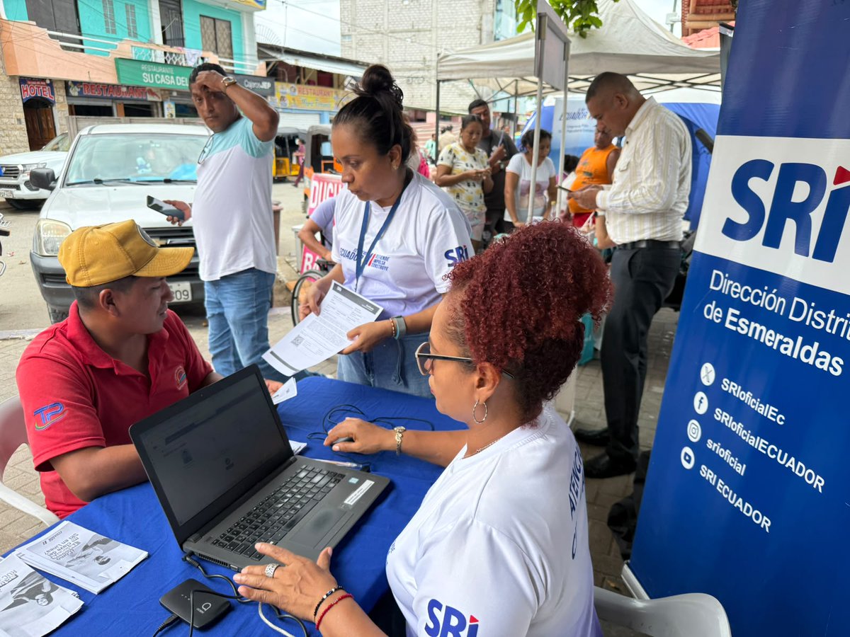 SRIoficialEc's tweet photo. #SRIenEsmeraldas 

En la parroquia Tonsupa, del cantón Atacames, acercamos nuestros servicios a la ciudadanía mediante una #BrigadaMóvilSRI.

Entregamos asistencia en trámites tributarios:

▫️ Generación de claves 
▫️ Actualización del RUC https://t.co/YHPaKuzuCs