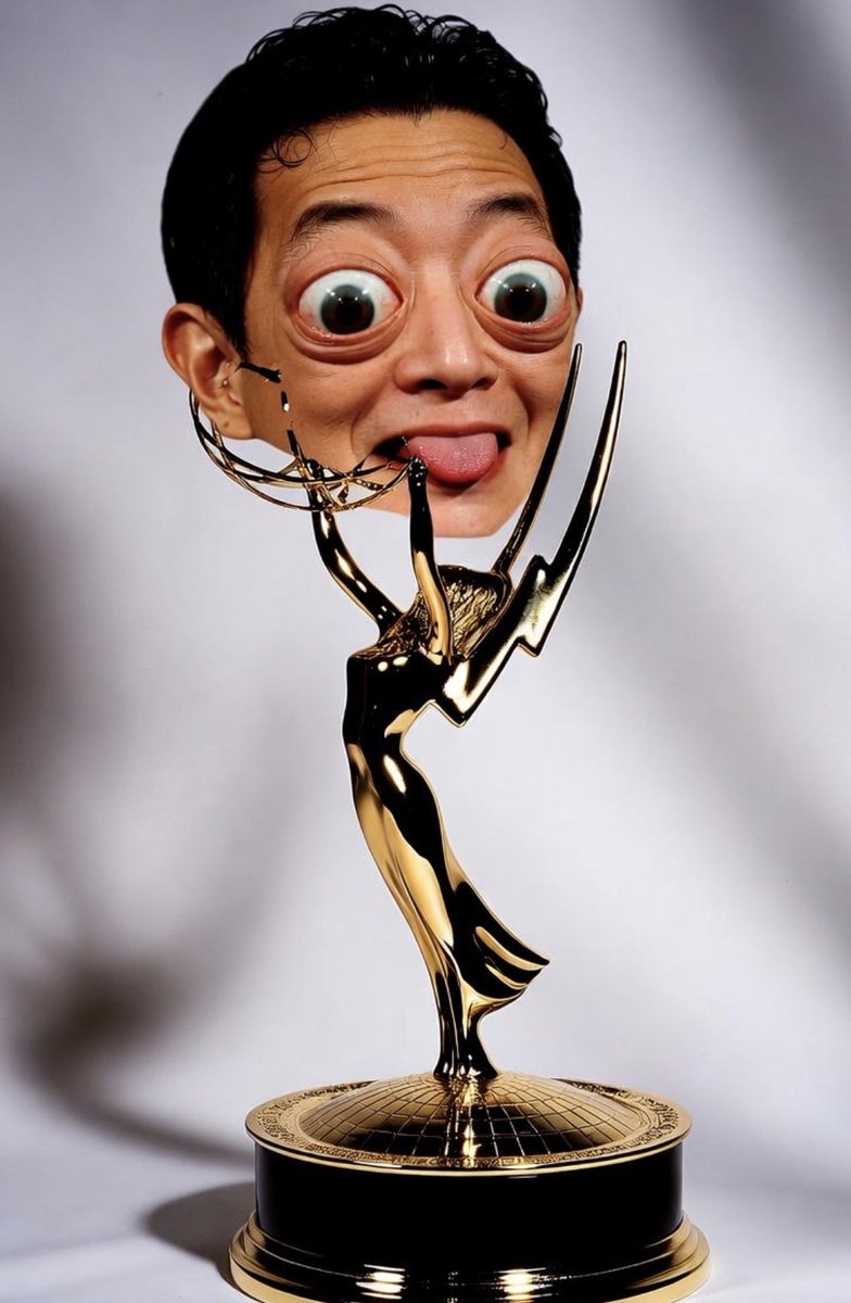 WoodyHates's tweet photo. @NFCNorthNewss There’s some top-notch reporting by the short bus driver from grandma’s basement. Here’s your dummy award. https://t.co/IjHdrXhpQf