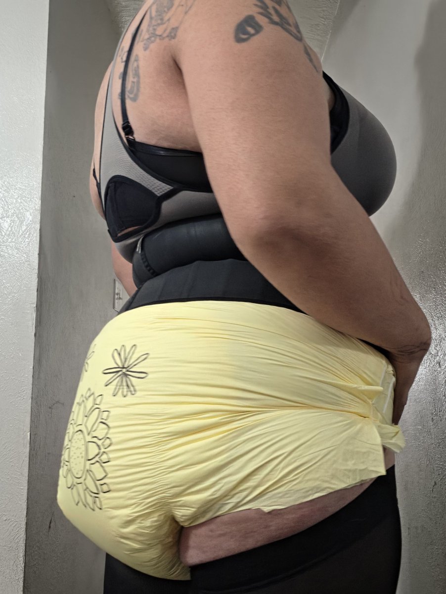 sandyabdl's tweet photo. I made the rain go away
See 
I put flowers on my diapie and the clouds went away 😍
Yay!
(What do you think of my drawings?)
#abdl #diapergirl #adultbaby #diaperlover #abdlcommunity #diapered24/7 #abdllife #abdldiapergirl https://t.co/e8SFXy8sxz
