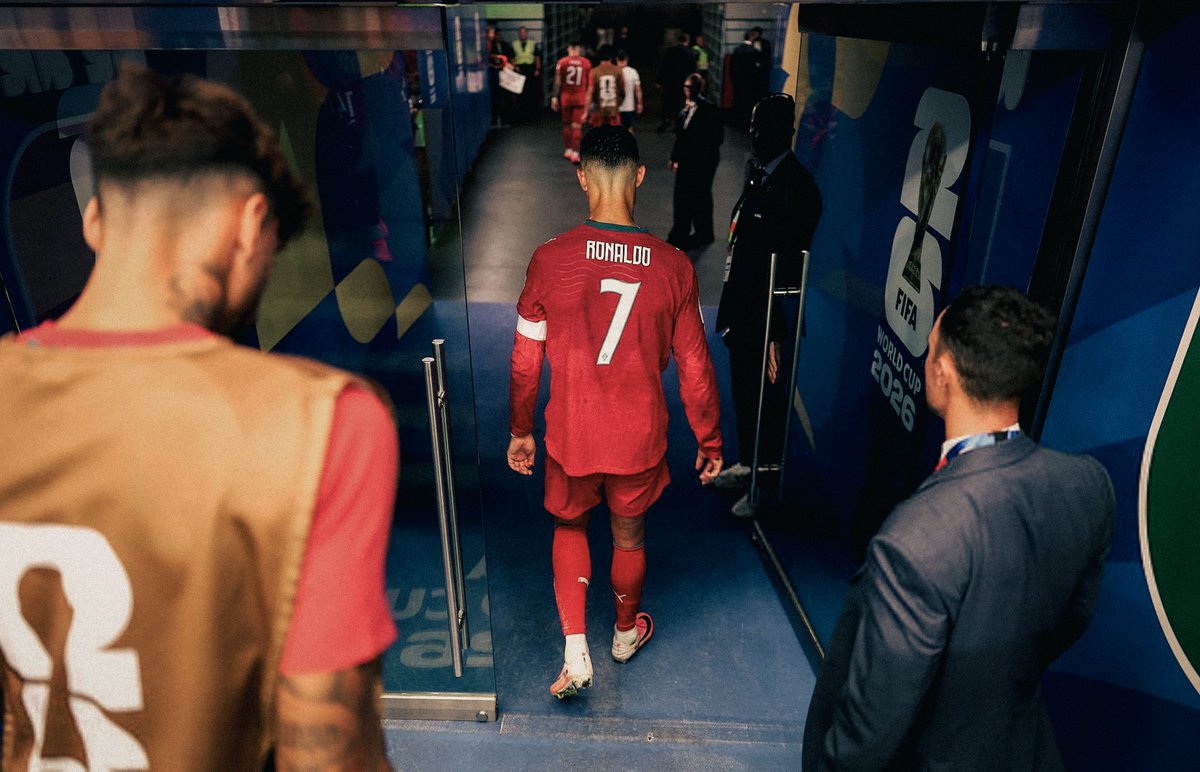 _gjr7's tweet photo. Cristiano was never good at saying goodbye… https://t.co/4IYkhJzrSK