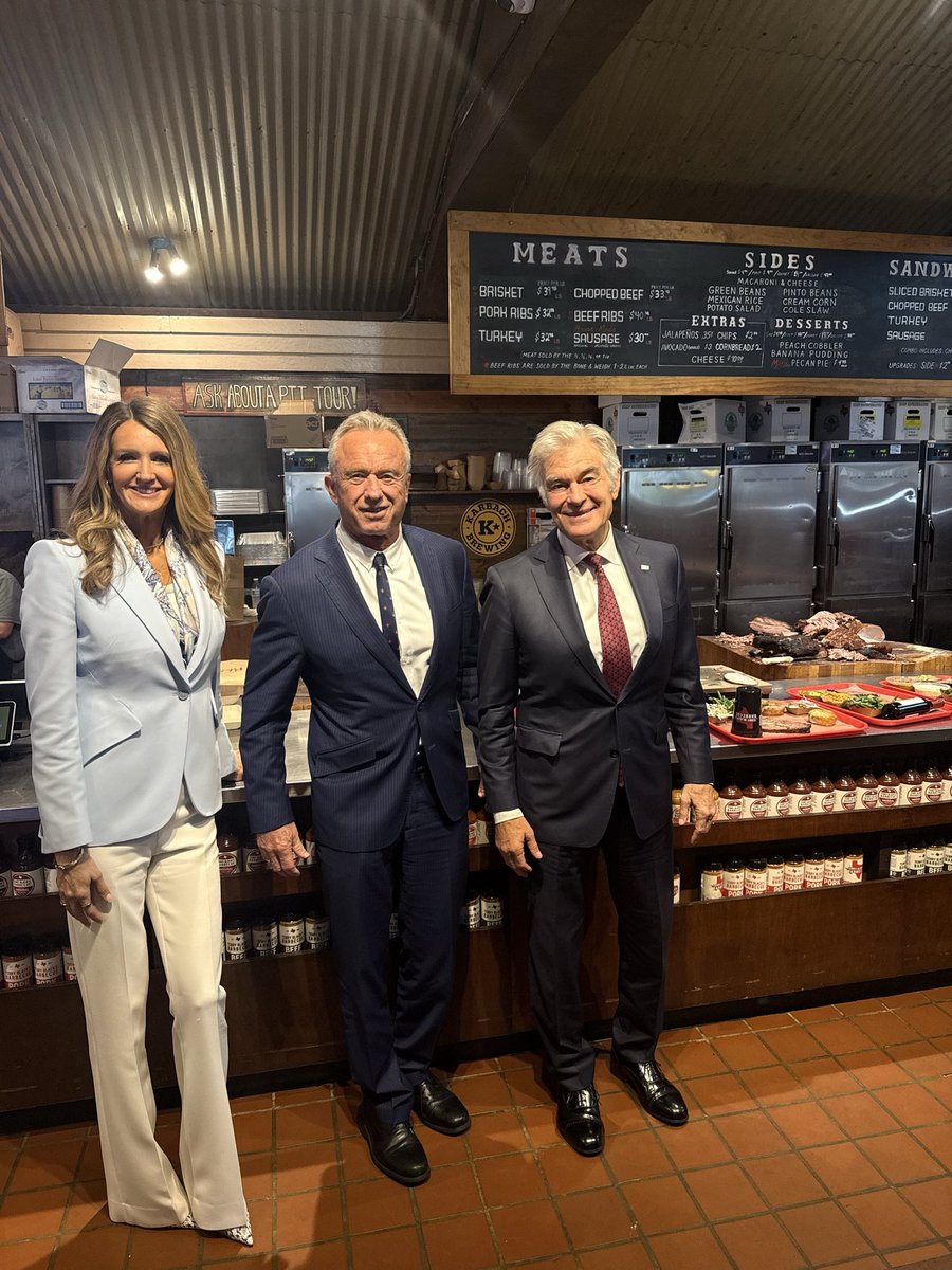 SecKennedy's tweet photo. Eating REAL Texas Barbecue with @DrOzCMS and @SBA_Kelly. https://t.co/s2UjdINjeM
