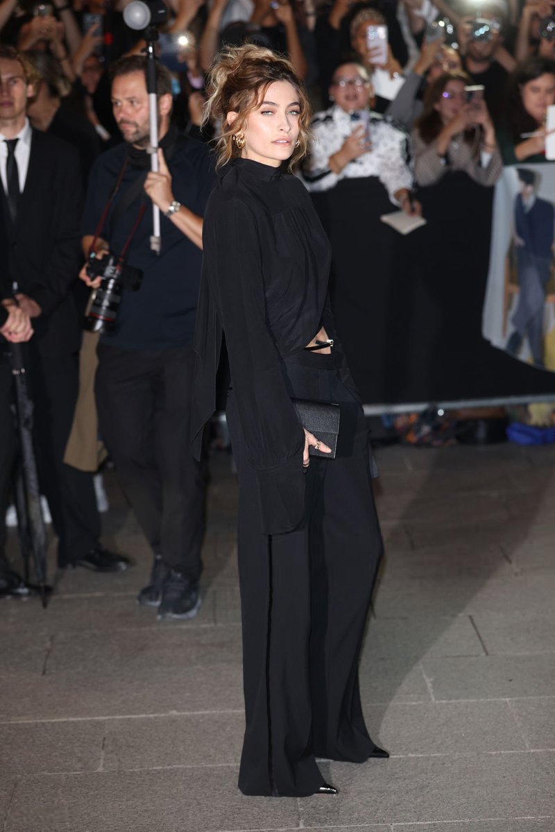 _parisjacksonbr's tweet photo. Paris Jackson no desfile da Tom Ford: artista marca presença no terceiro dia da Paris Fashion Week 2026 

📸 Neil Mockford https://t.co/Q1BiESu9No
