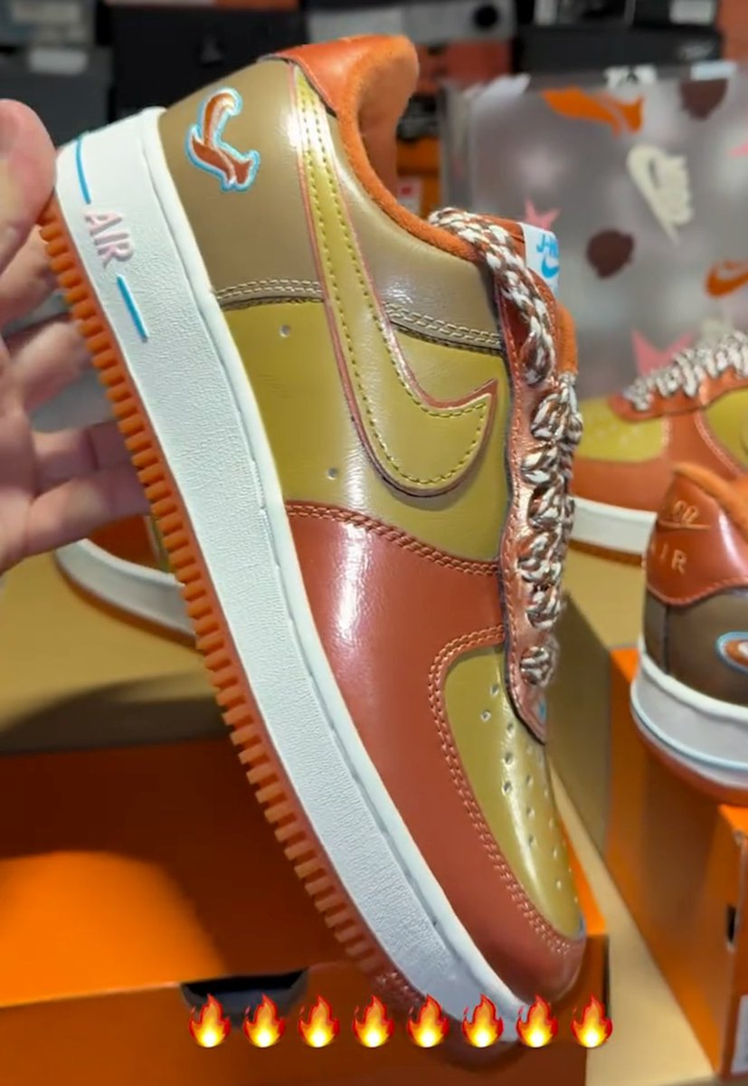 ModernNotoriety's tweet photo. IN-HAND: j-hope x NIGO x Nike Air Force 1 🐿️

🗓️ October 22nd
🏷️ $150 https://t.co/3LkO26fvI5