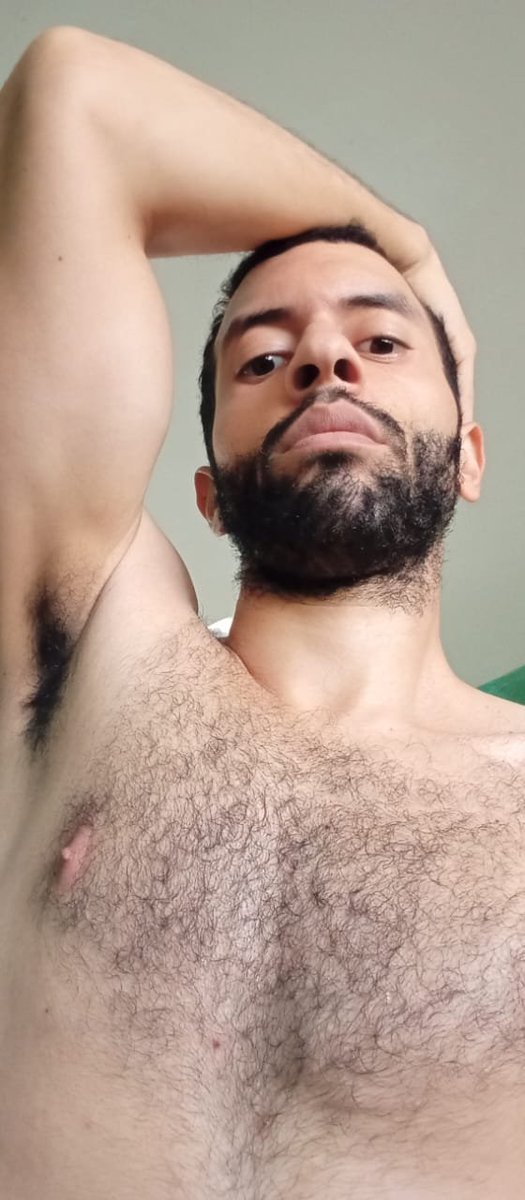 jmcb_25's tweet photo. No se si afeitarme o quedarme todo hairy 🤔 https://t.co/7Fzp9F7RWi