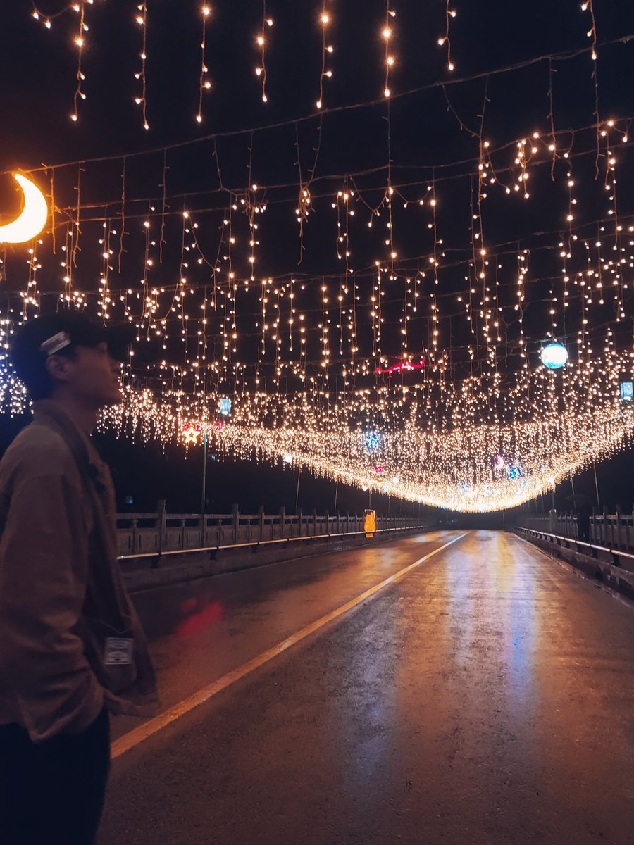 ValrieMcreath's tweet photo. Esta canción me acompaa cada caminata por la ciudad! Ritmo perfecto para sentir el pulso de las calles ， https://t.co/pSyyYPkuKV
