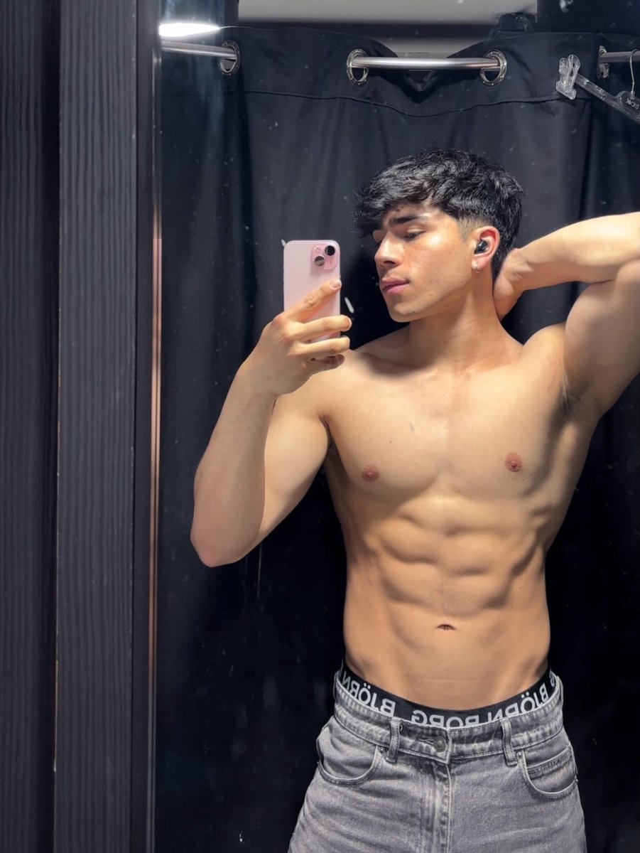 lgnacl0_'s tweet photo. 🤓 https://t.co/dtcQ0jCiqs