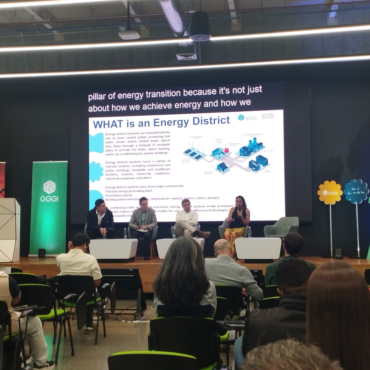 Osced14's tweet photo. @Evectorial_co @Ruta_N @upbcolombia @acimedellin @impacthub_med @SomosSocya Sistemas de generación desentralizado. De distritos térmicos a distritos energéticos para lograr eficiencia energética desde la planeación urbana #Sostenible Cc .@MinAmbienteCo @MinEnergiaCo @impacthub_med @acimedellin @upbcolombia @desderectoria @ruta_n #ClimateweekMedellin https://t.co/mWAvbxHMWW