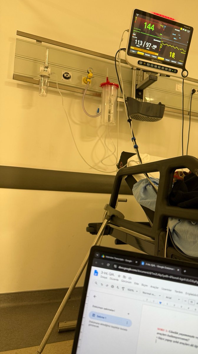 znusays's tweet photo. ‘Kendi iç çekişmelerimden ve kıyametlerimden fırsat buldukça tahsilime devam ediyorum’ https://t.co/c5YuAbQ6Yv