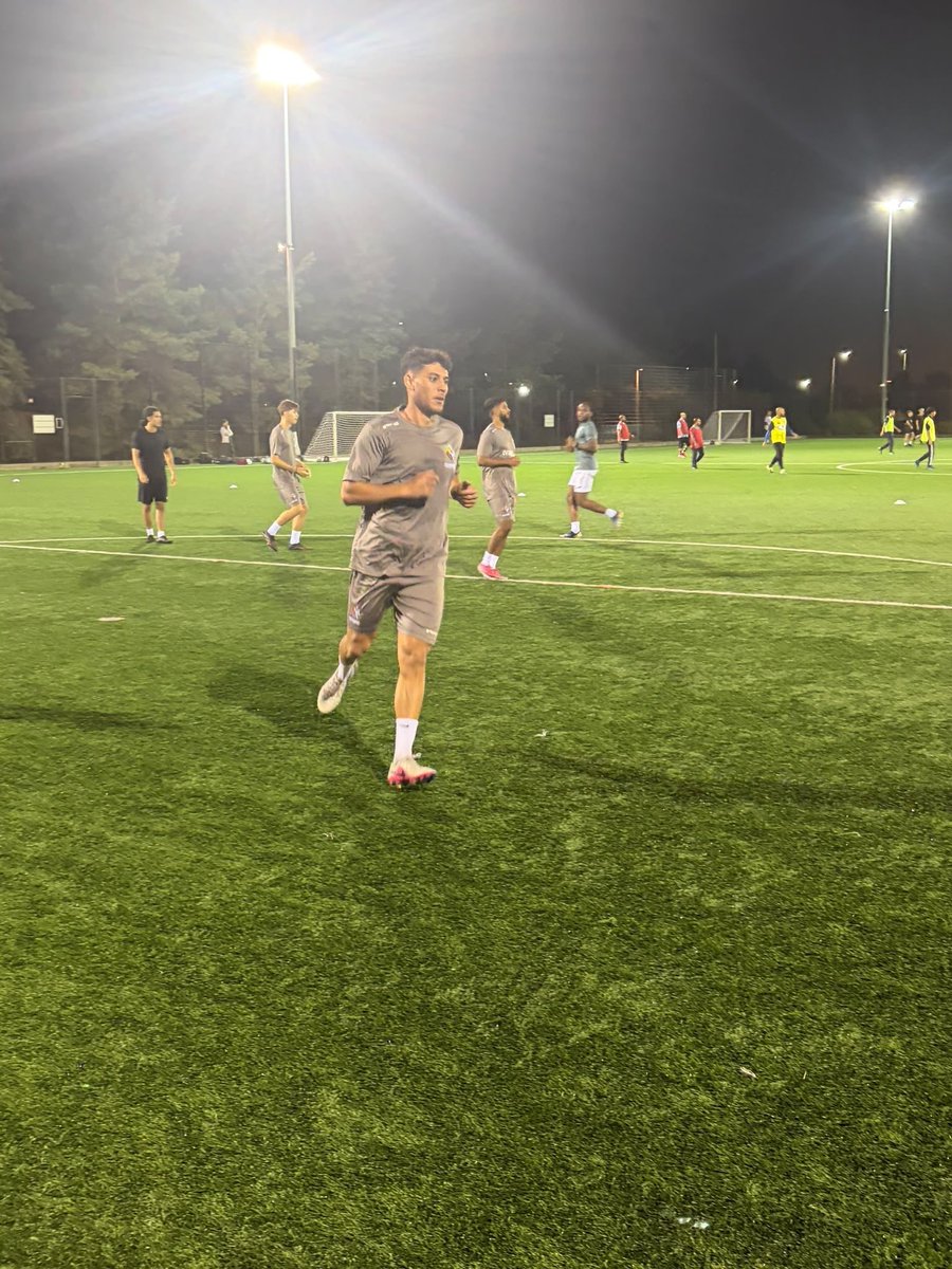 SoulTHFC's tweet photo. Another day, another session 

Putting in the work as we prepare for this weekend’s away fixture against Romford FC. 

Focused, hungry, and ready for the challenge! 

#SoulTHFC #MatchdayLoading #AwayDays #RoadToTheWeekend https://t.co/T2hNdsTSjo