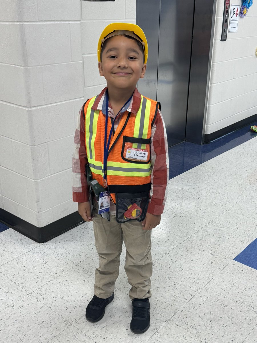 edwalkerms's tweet photo. @edwalkerms and @pwmontessori celebrated Attendance Awareness month as the everyday heroes who ALWAYS show up! ¡Nuestros Walker Timberwolves y Prestonwood Pups celebraron el mes de concienciación sobre la asistencia como los héroes cotidianos que SIEMPRE aparecen! https://t.co/ku6ksrbeq0