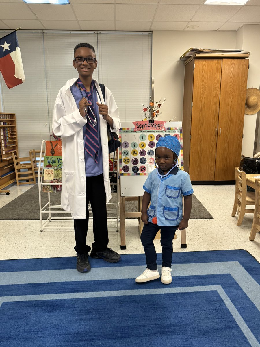 edwalkerms's tweet photo. @edwalkerms and @pwmontessori celebrated Attendance Awareness month as the everyday heroes who ALWAYS show up! ¡Nuestros Walker Timberwolves y Prestonwood Pups celebraron el mes de concienciación sobre la asistencia como los héroes cotidianos que SIEMPRE aparecen! https://t.co/ku6ksrbeq0