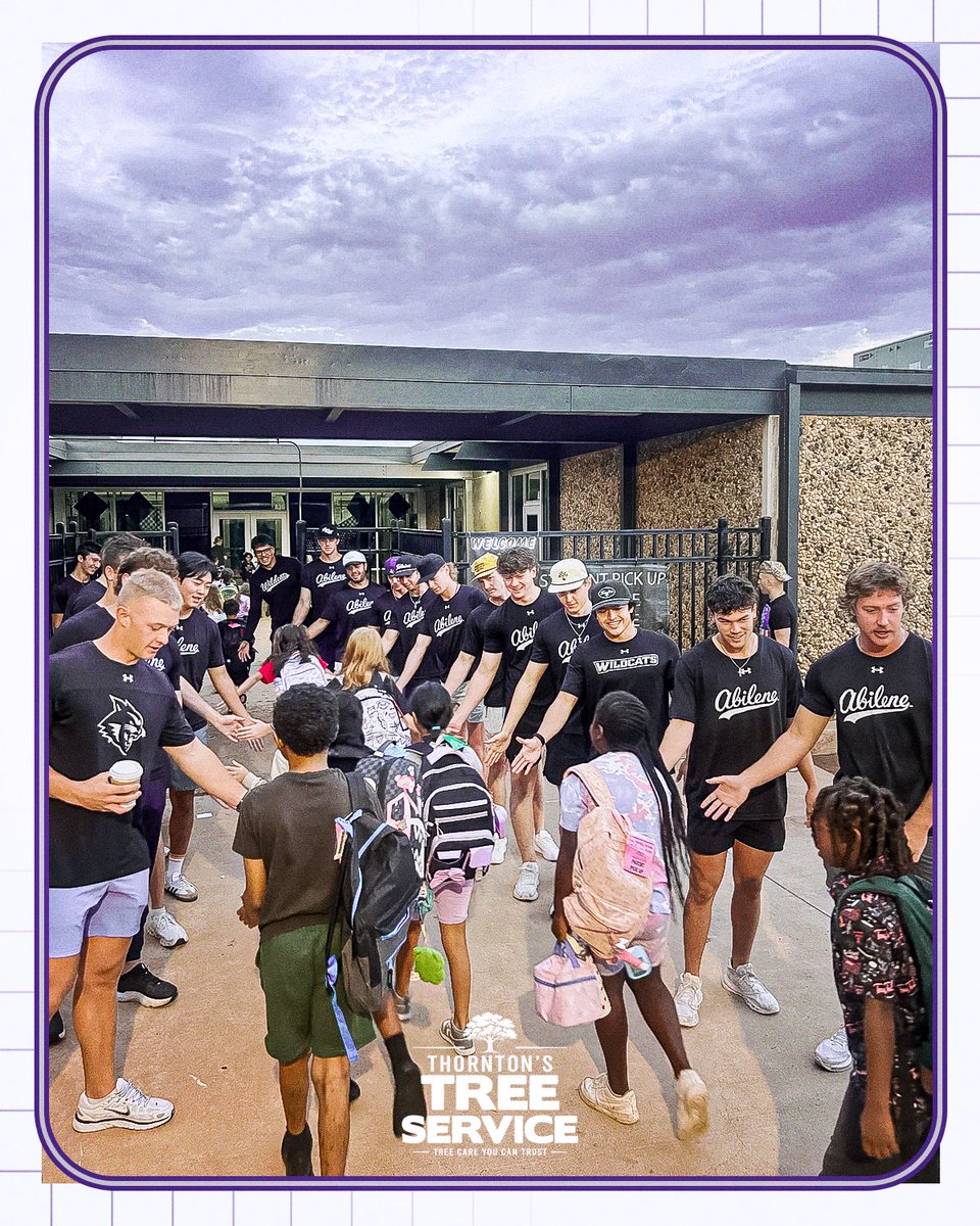 ACUsports's tweet photo. ROOTED IN THE COMMUNITY. 🌳

Throughout September, ACU Baseball, Track &amp; Field and Cross Country welcomed students with high fives and encouragement at Abilene Christian, Taylor &amp; Stafford elementary schools. 

High Five Friday presented by @ThorntonsTree91 

#GoWildcats https://t.co/PRQsaTs6Kz