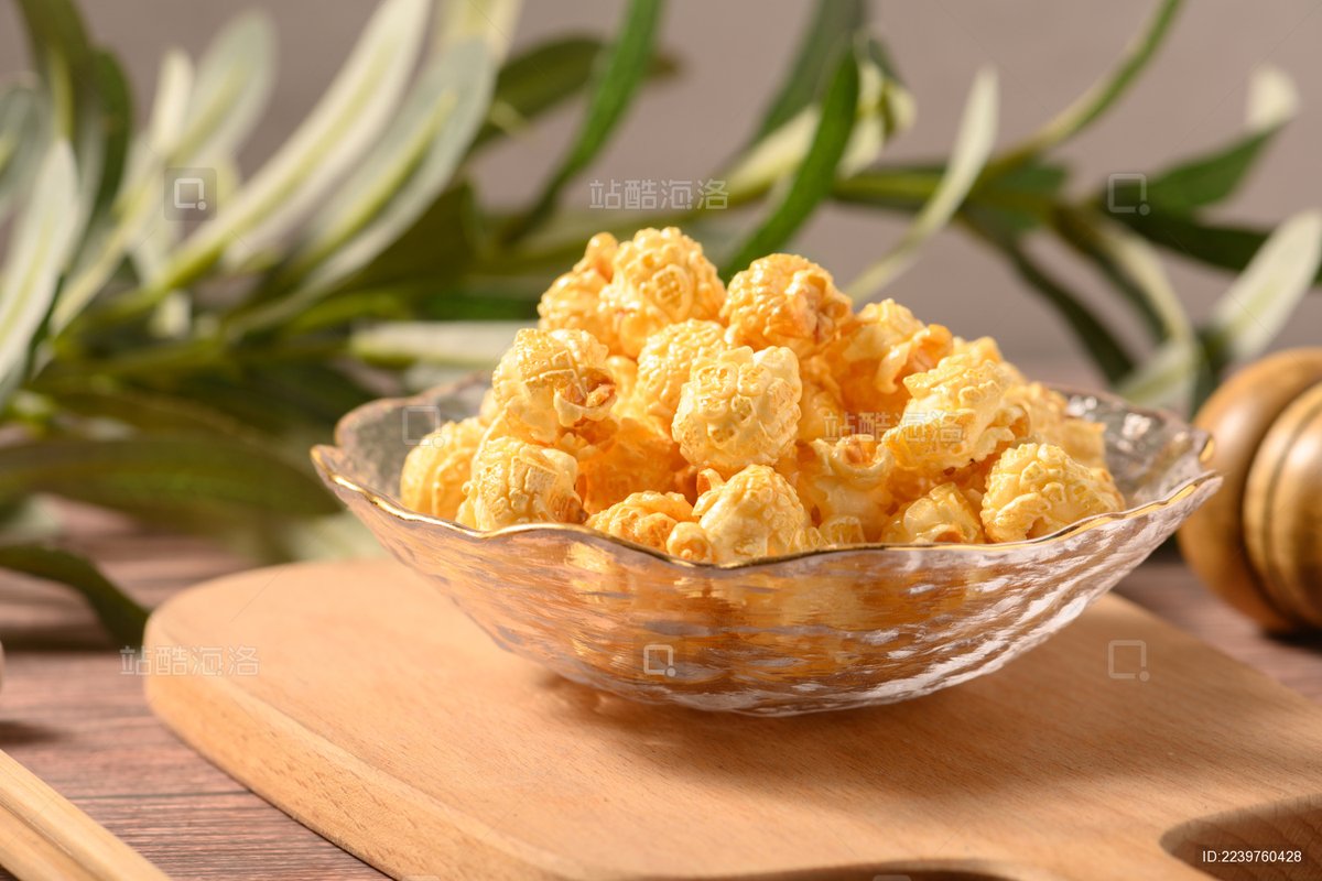 TrinityHarvqzj's tweet photo. Mira qué snacks tan ricos para maratonear series! Crujientes palomitas y barras de fruta, la combinación perfecta para no parar de ver capítulos. Compartelo con quien ames las series! https://t.co/XIluP81uFr