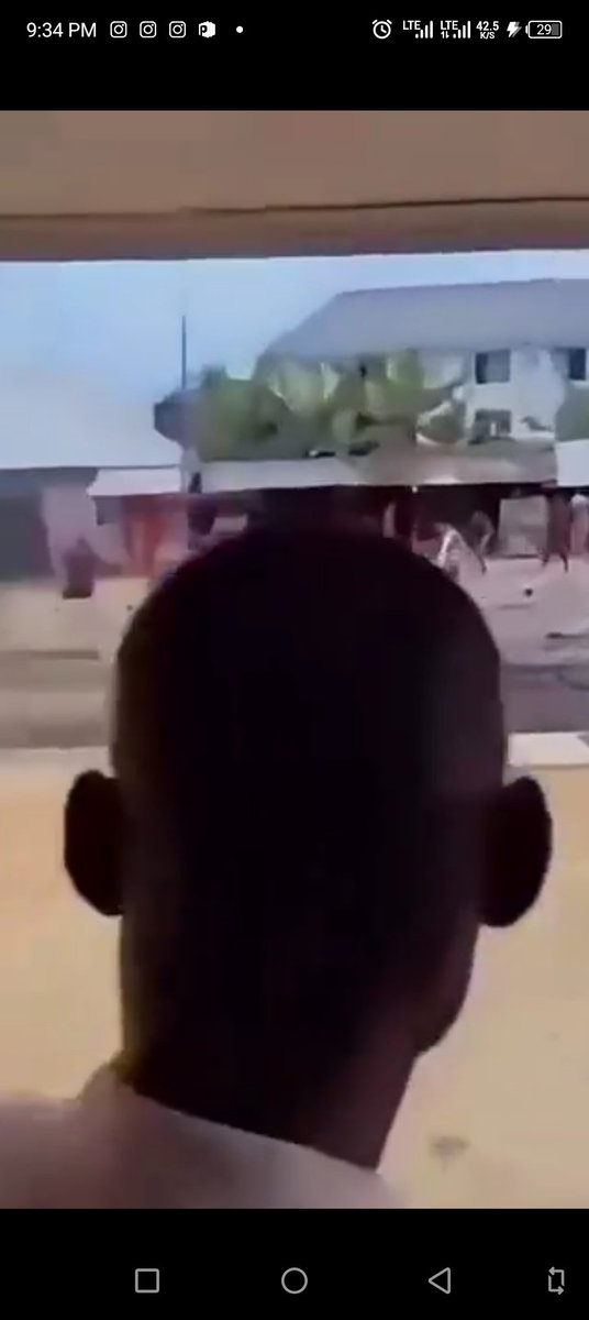KvngTRox's tweet photo. @phspecials People wey get this kind head no dey ever join this kind fight.....Small thing Dem don move. https://t.co/pPG41zX9OS