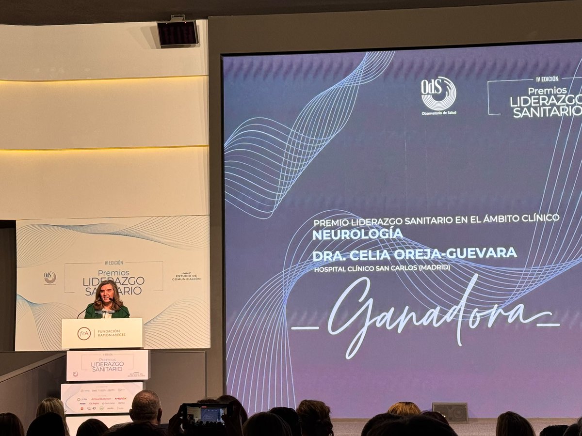 C_OrejaGuevara's tweet photo. Un honor haber recibido el Premio Liderazgo Sanitario 2026 en #Neurología categoría de Liderazgo Clínico !!!! 🔝
Este premio se lo dedico a las personas con #esclerosismultiple , a sus familiares y a las asociaciones de pacientes : @aedemesclerosis @aelem_2009 @esclerosiseme https://t.co/Tyyr0dDpSi