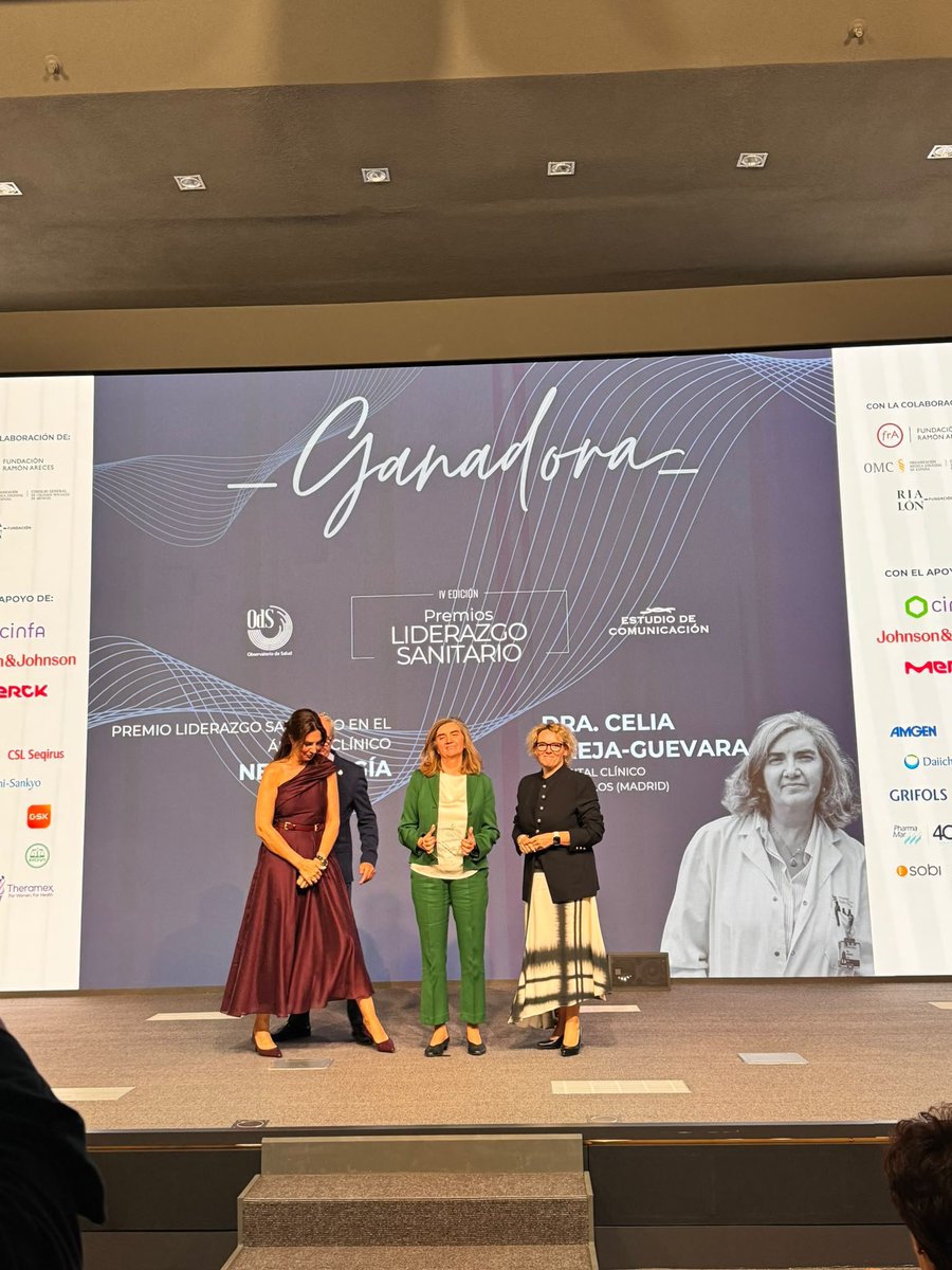 C_OrejaGuevara's tweet photo. Un honor haber recibido el Premio Liderazgo Sanitario 2026 en #Neurología categoría de Liderazgo Clínico !!!! 🔝
Este premio se lo dedico a las personas con #esclerosismultiple , a sus familiares y a las asociaciones de pacientes : @aedemesclerosis @aelem_2009 @esclerosiseme https://t.co/Tyyr0dDpSi