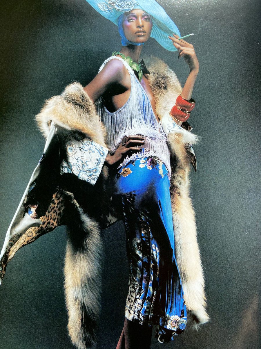 pop2xo's tweet photo. Vogue Italia “Gran Moda” - January 2003 https://t.co/PwUdh6EaBj