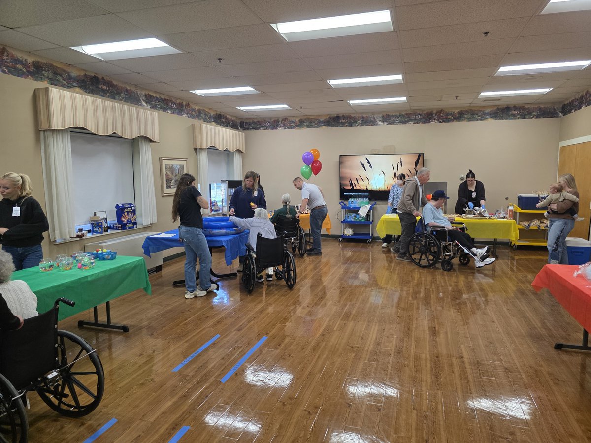 SouthMountainRC's tweet photo. We held our 3rd Annual Great @SouthMountainRC Carnival! Residents and staff enjoyed games and carnival treats like cotton candy, popcorn, and hotdogs! 🌭🍿🎟️
#SouthMountainRehabCenter #Carnival #HotDogs #Popcorn #CottonCandy #Games #Fun https://t.co/RpbHTR4Nwg