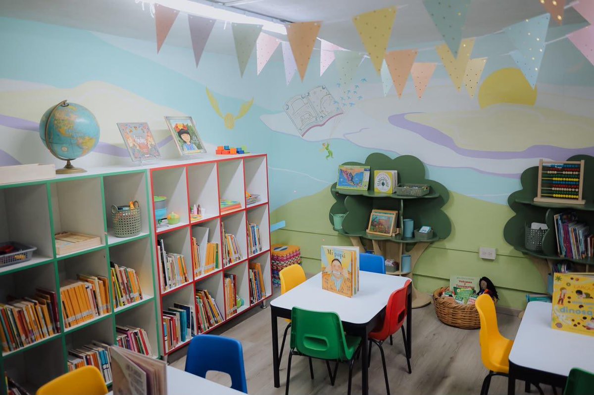 tonoastiazaran's tweet photo. ¡Más espacios para aprender, jugar y crear! 🧩📚

Junto a mi esposa @pattyruibal, visitamos la Biblioteca Rafael V. Meneses para conocer las mejoras realizadas y su nueva Ludoteca, un lugar pensado para que las niñas y los niños desarrollen su creatividad mientras aprenden jugando.

¡Que estos espacios se llenen de historias, juegos y nuevas ideas! 🧡