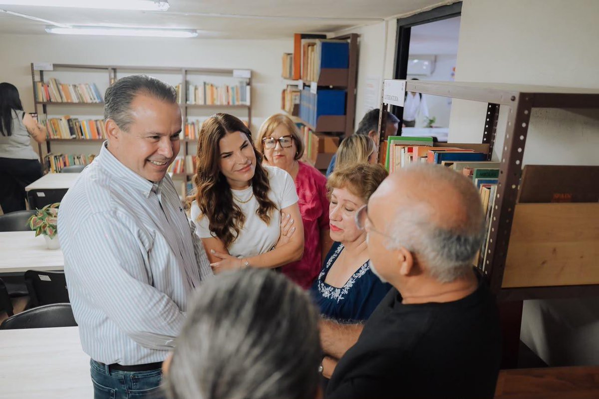 tonoastiazaran's tweet photo. ¡Más espacios para aprender, jugar y crear! 🧩📚

Junto a mi esposa @pattyruibal, visitamos la Biblioteca Rafael V. Meneses para conocer las mejoras realizadas y su nueva Ludoteca, un lugar pensado para que las niñas y los niños desarrollen su creatividad mientras aprenden jugando.

¡Que estos espacios se llenen de historias, juegos y nuevas ideas! 🧡