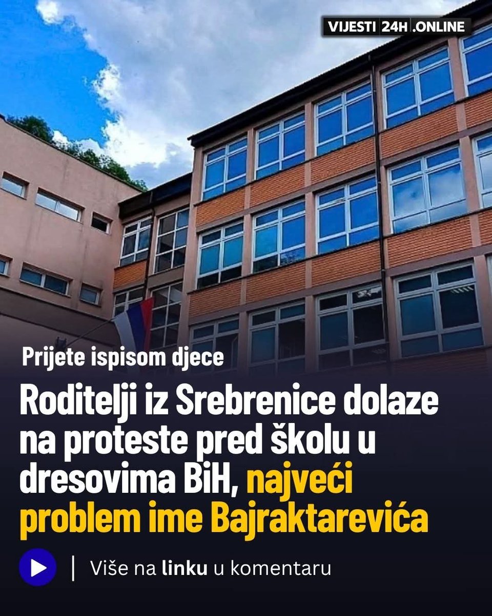 AminaSamira345's tweet photo. 🇧🇦 Roditelji u Srebrenici stali uz svoju djecu! Ispred škole organiziran protest kako bi odbranili pravo najmlađih da ponosno nose dres svoje domovine. Podrška za naše mališane! ❤️
#Srebrenica #BosnaIHercegovina https://t.co/oaxV9DSMrh