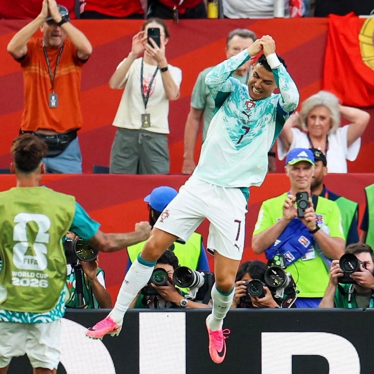 theMadridZone's tweet photo. 🚨 Cristiano Ronaldo's last goal with Portugal. 🇵🇹💔 https://t.co/eVyiCN2ugs