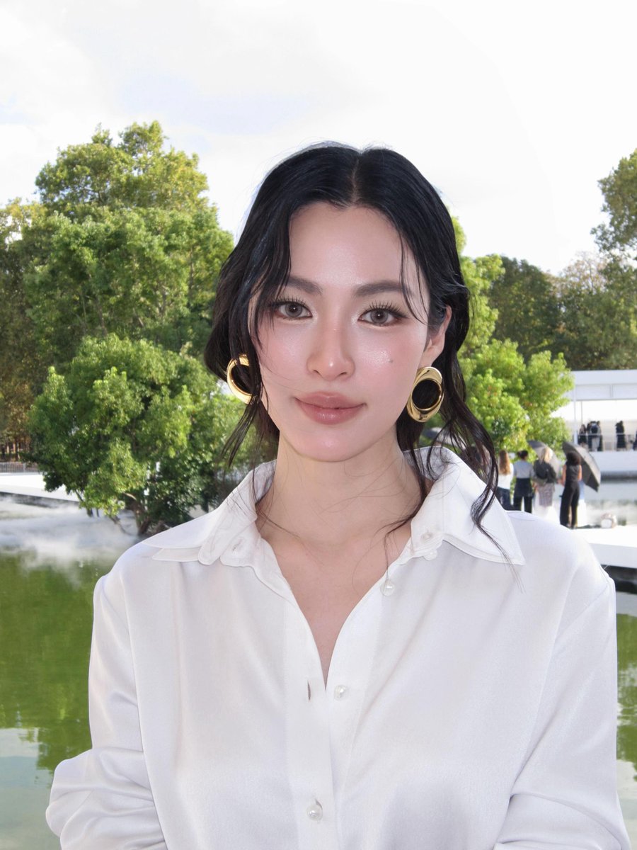 VE_LO1127's tweet photo. LINGORM BA DIOR AT PFW
#DiorSummer27xLingOrm
#LinglingKwong #OrmKornnaphat 
#LingOrm #Dior #DiorSummer27 #PFW https://t.co/OHmAnM5UyJ