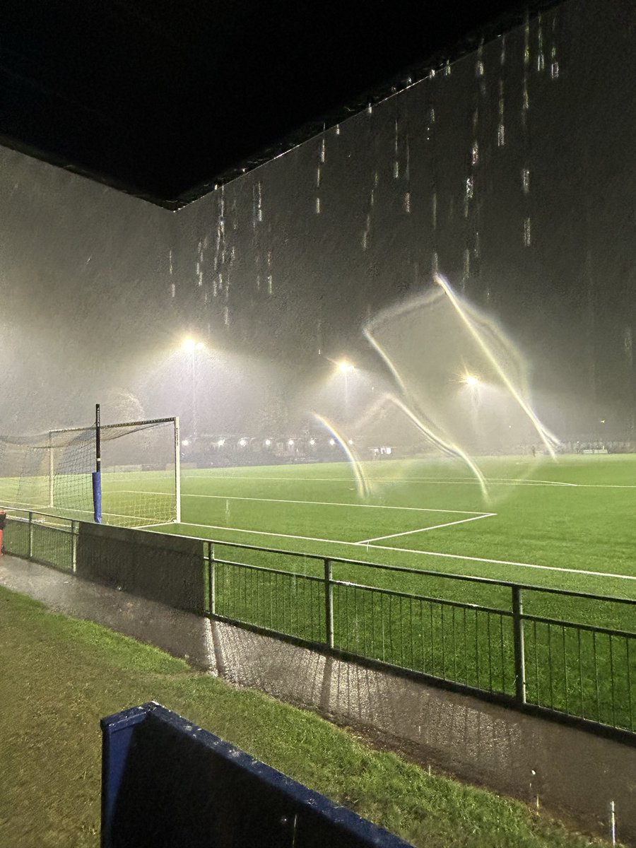 BracknellTownFC's tweet photo. Thank you to all the Robins supporters this evening for coming out. The same weather as last year but a very different result!
#COYR #FORWARDTOGETHER https://t.co/tuS5lyqNMt